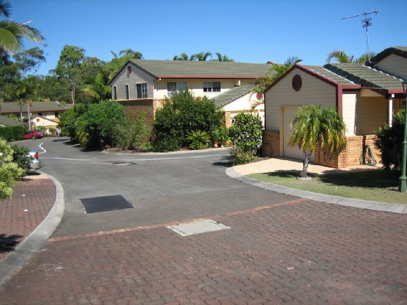 8 Lyon St, Dicky Beach QLD 4551