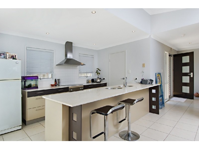 2 Komodo Court, Kawana Island QLD 4575