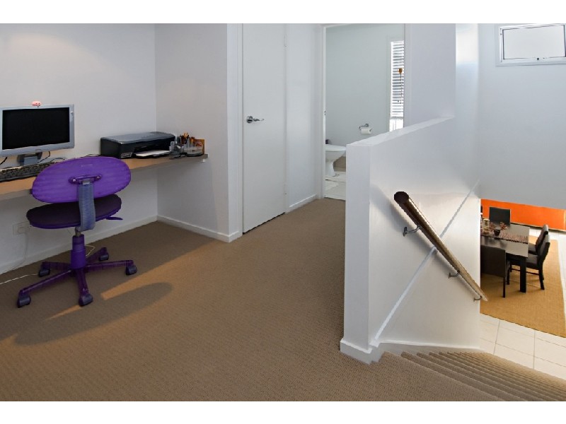 2 Komodo Court, Kawana Island QLD 4575