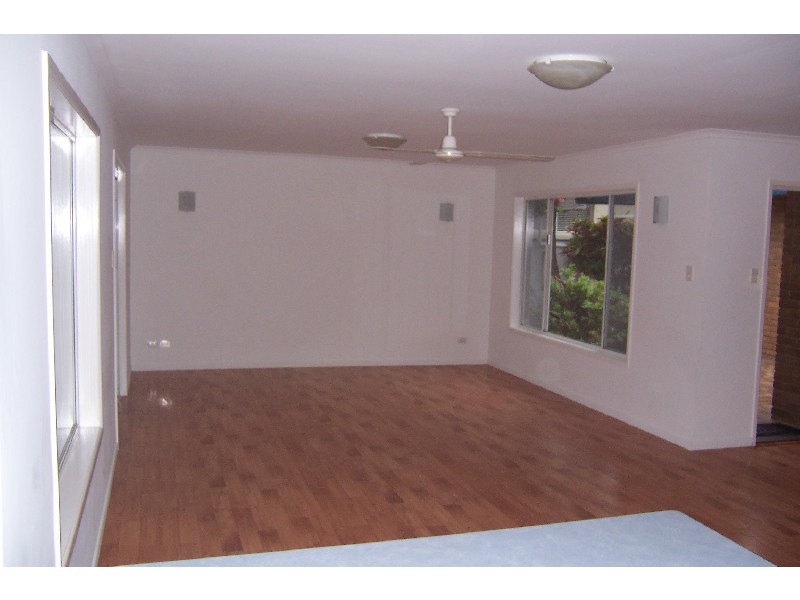 27 Elanora Avenue, Mooloolaba QLD 4557