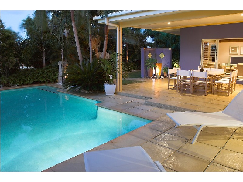 126 Sunbird Chase, Kawana Waters QLD 4575