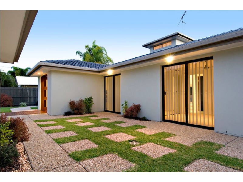 55 Moondarra Crescent, Mooloolaba QLD 4557