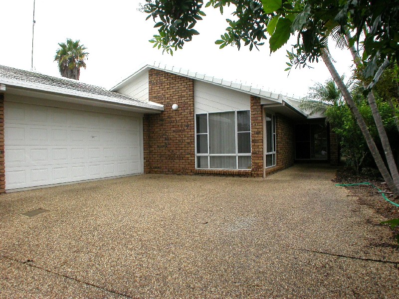 1 Julie Court, Mooloolaba QLD 4557