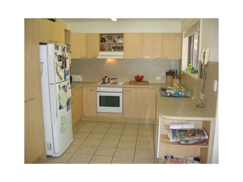 Warana QLD 4575