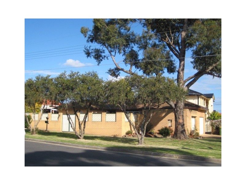 37 Burns Road, Picnic Point NSW 2213