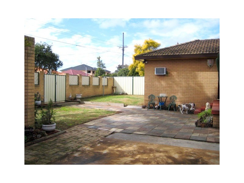 37 Burns Road, Picnic Point NSW 2213