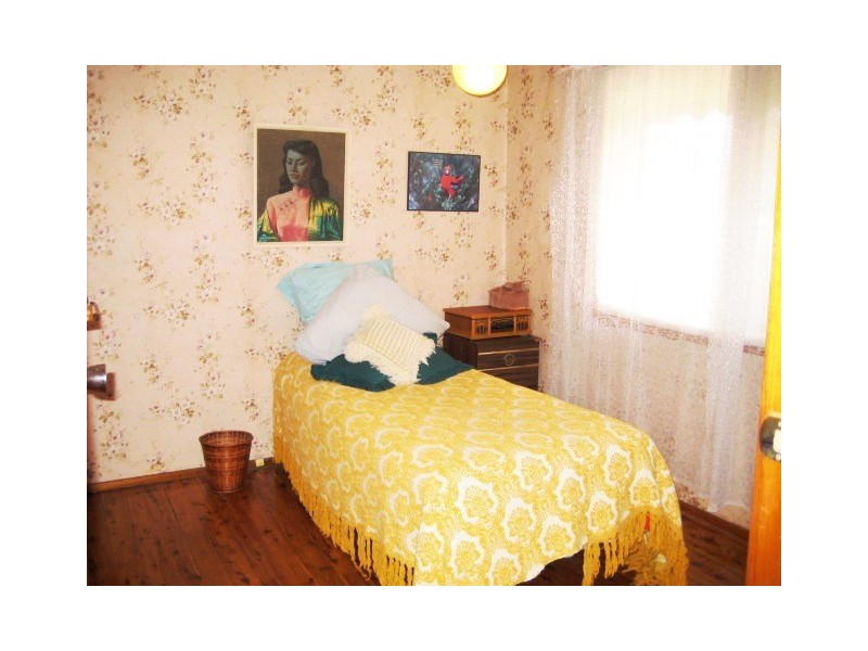 37 Burns Road, Picnic Point NSW 2213