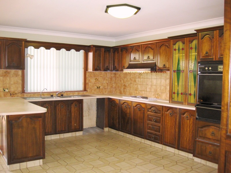 27 Fromelles Ave, Milperra NSW 2214