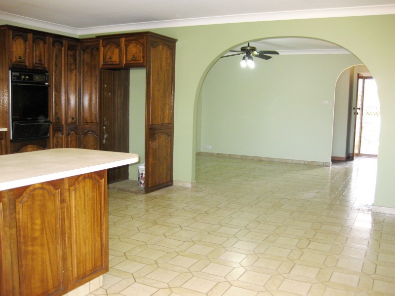 27 Fromelles Ave, Milperra NSW 2214