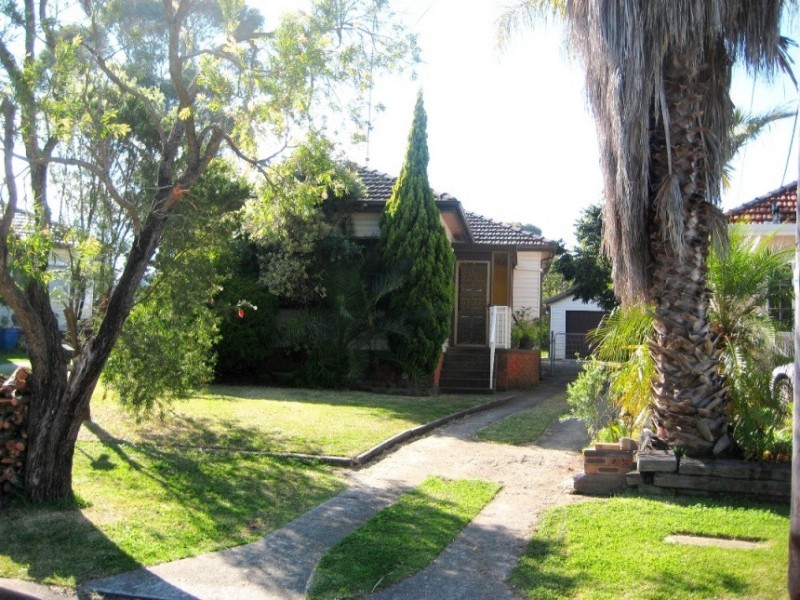 11 Simmons Street, Revesby NSW 2212