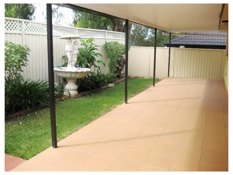 2/37 Ramsay Road, Picnic Point NSW 2213