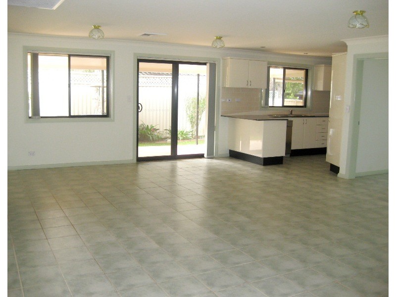 2/37 Ramsay Road, Picnic Point NSW 2213