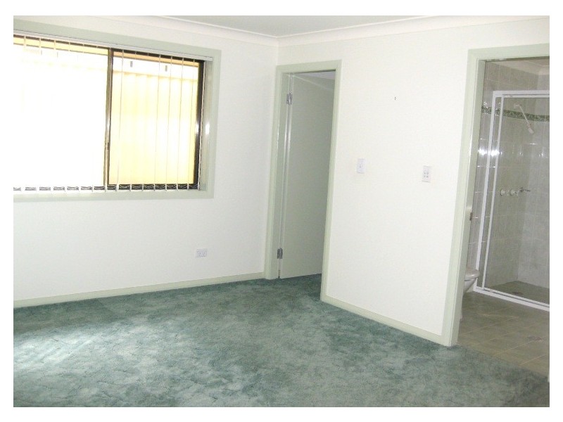 2/37 Ramsay Road, Picnic Point NSW 2213