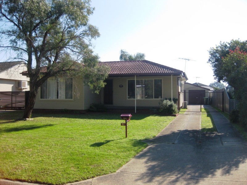 33 Armentieres Avenue, Milperra NSW 2214