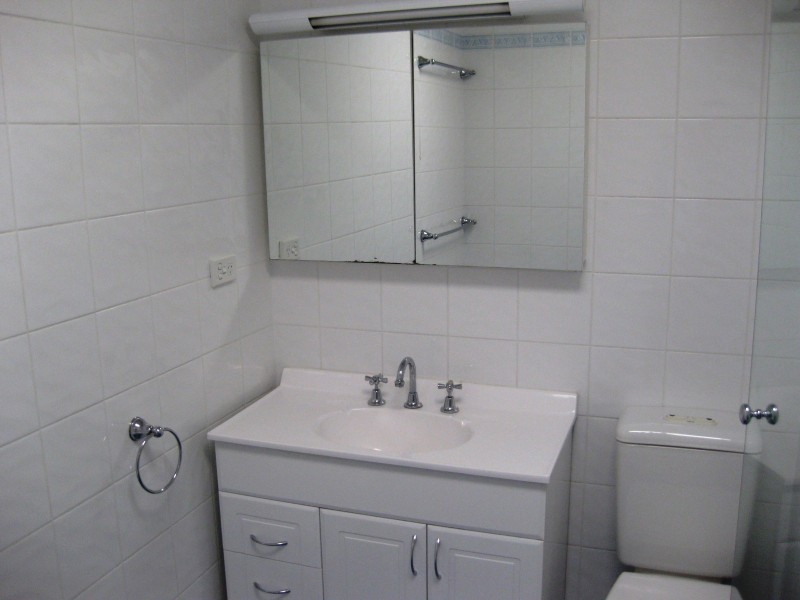 33 Armentieres Avenue, Milperra NSW 2214