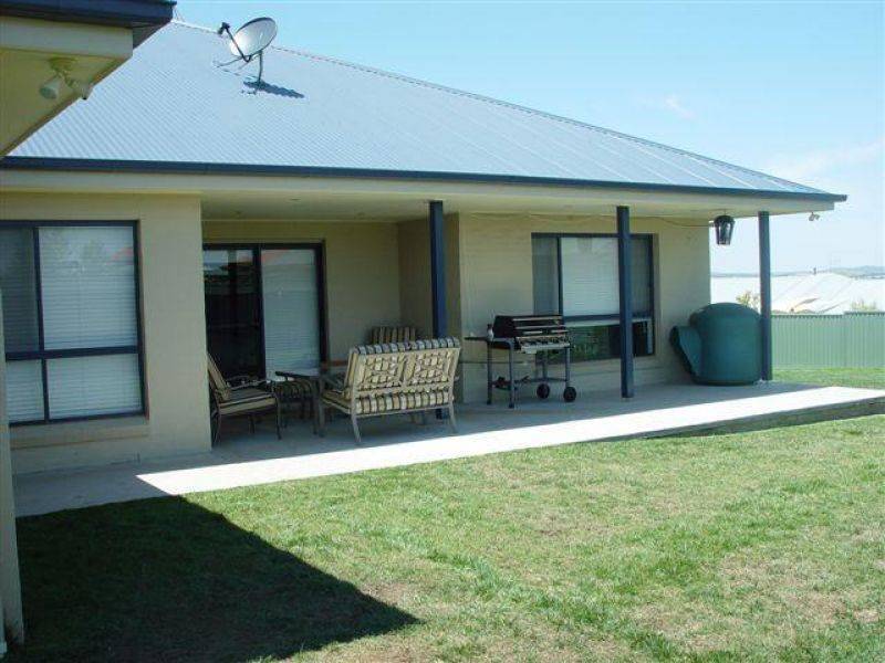 2 Gorindah Road, Falls Creek NSW 2540