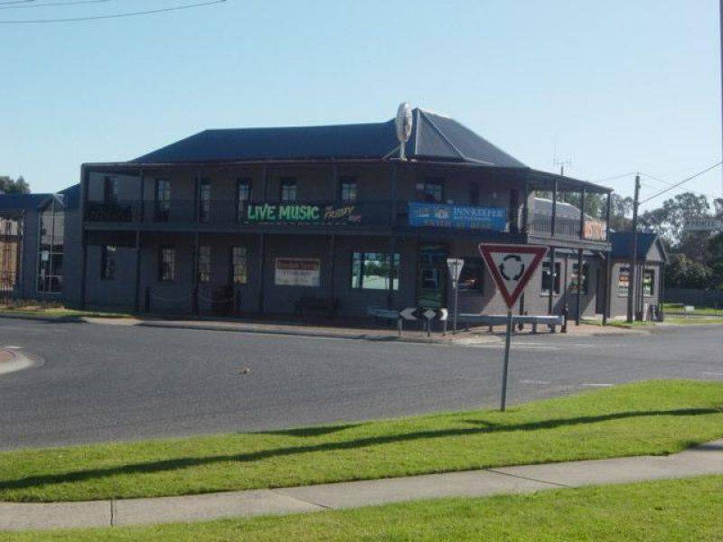 114 Arun Drive, Arundel QLD 4214