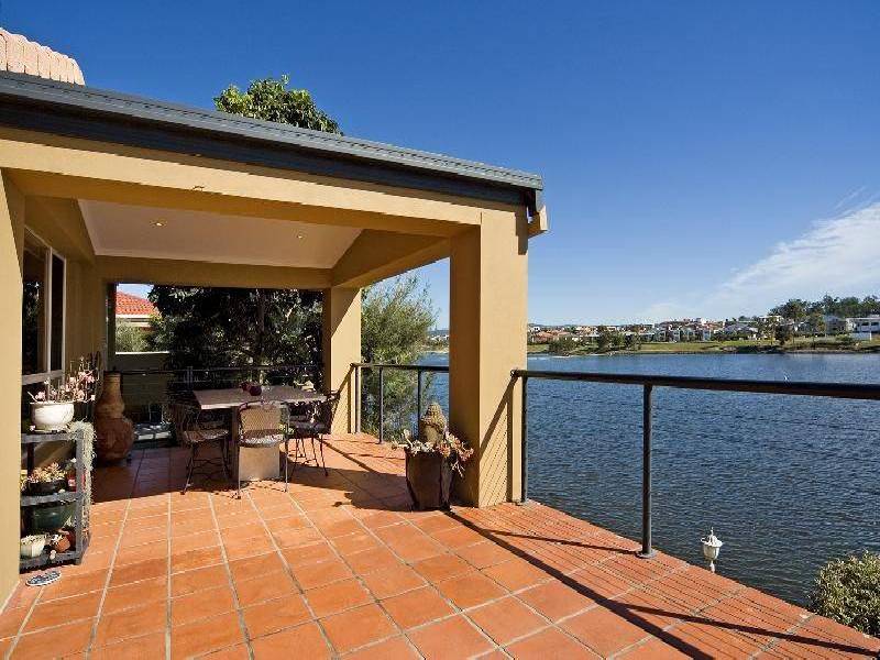 1 Cornell Court, Varsity Lakes QLD 4227