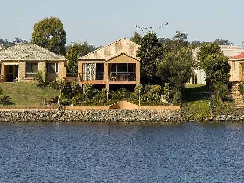 1 Cornell Court, Varsity Lakes QLD 4227