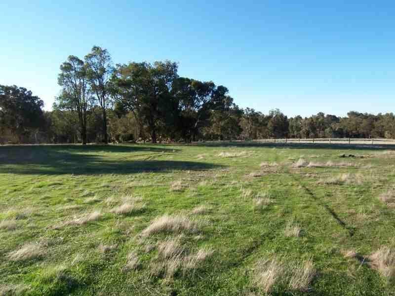 226 Ridgeview Avenue, Boyup Brook WA 6244