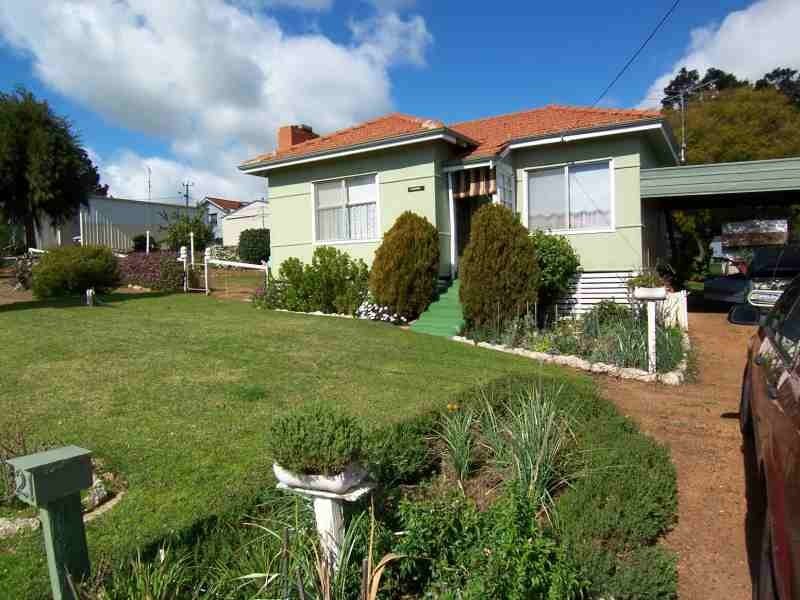 21 Cowley Street, Boyup Brook WA 6244