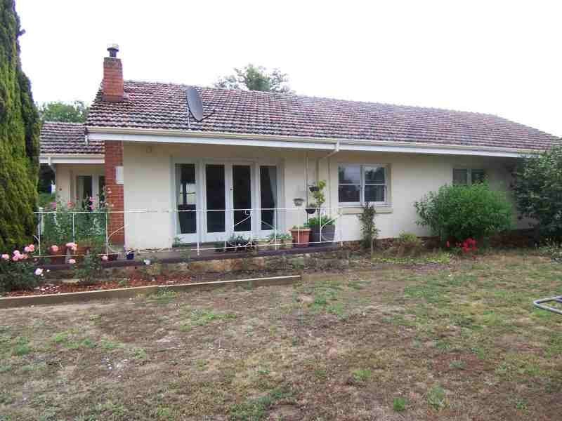 10 Robinson Avenue, Boyup Brook WA 6244