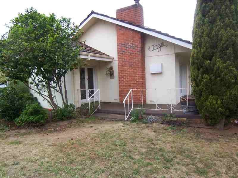10 Robinson Avenue, Boyup Brook WA 6244
