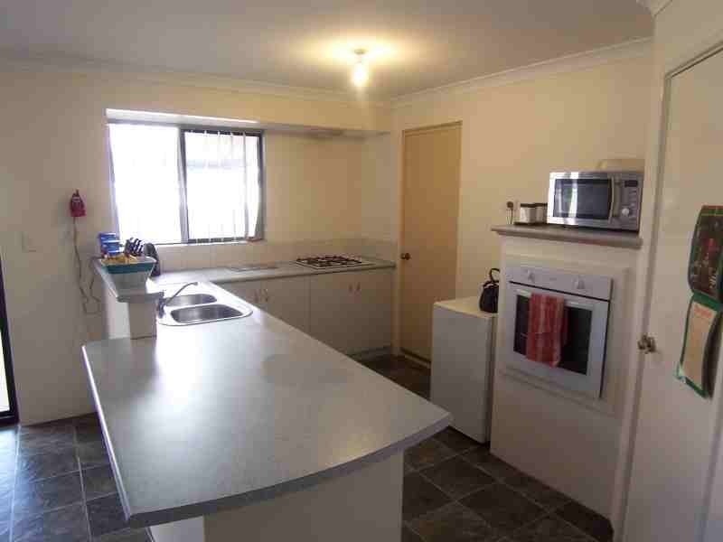 12 Currawong Drv, Broadwater WA 6280