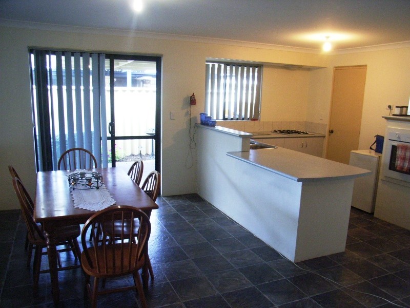 12 Currawong Drv, Broadwater WA 6280
