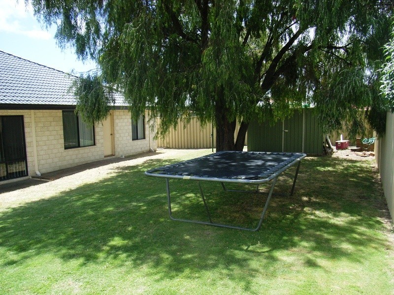 12 Currawong Drv, Broadwater WA 6280