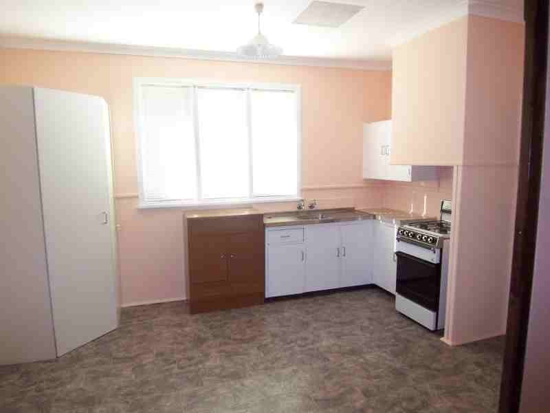 8 Cowley Street, Boyup Brook WA 6244