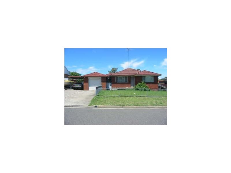 7 Collis Street, Minto NSW 2566