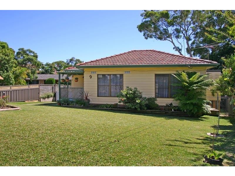 9 Wolstenholme Ave, Gymea NSW 2227