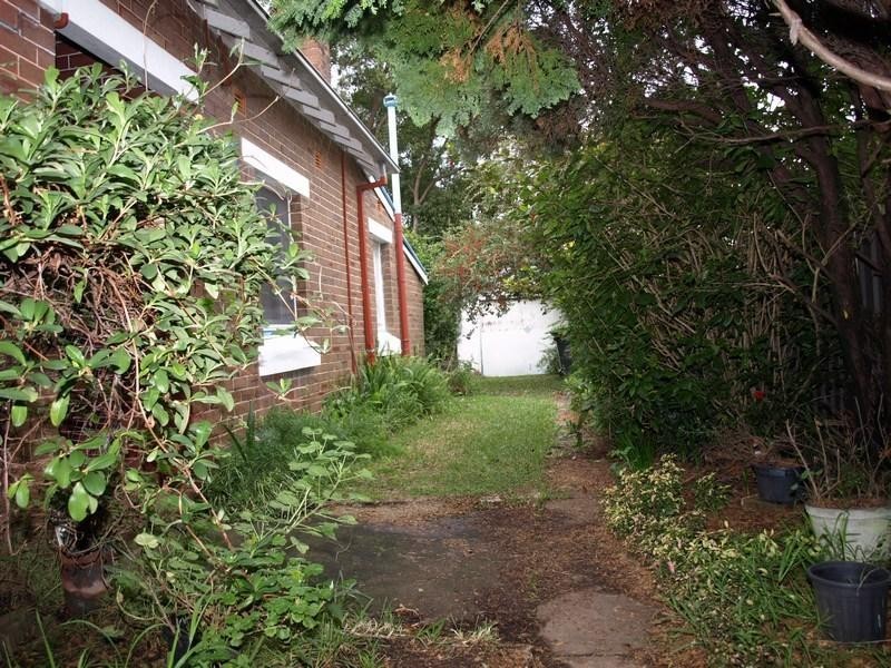 42 Wattle Street, Peakhurst NSW 2210