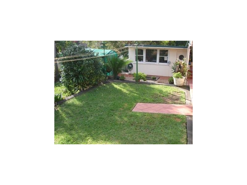 33 Oak Road, Kirrawee NSW 2232