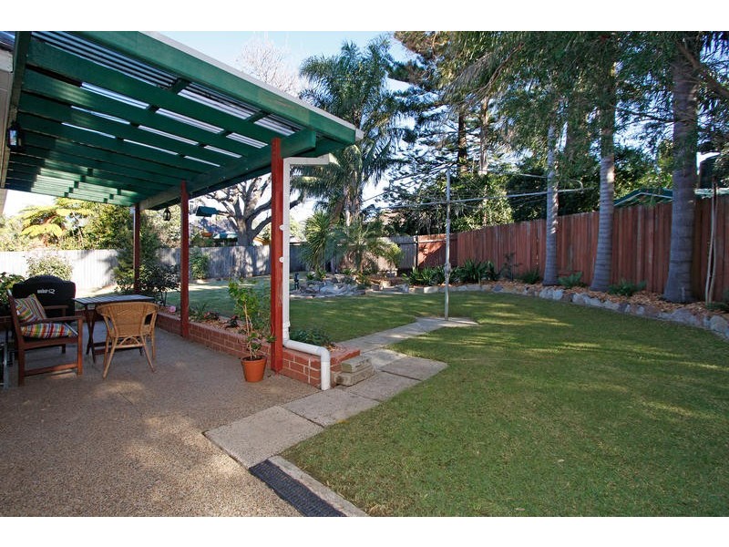 8 Muronga Place, Kirrawee NSW 2232