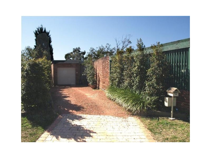 14 Blue Bell Place, Heathcote NSW 2233