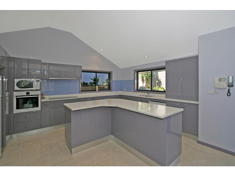 11 Serpentine Rd, Gymea Bay NSW 2227