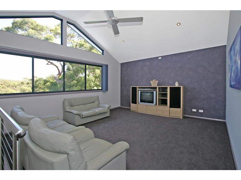 11 Serpentine Rd, Gymea Bay NSW 2227