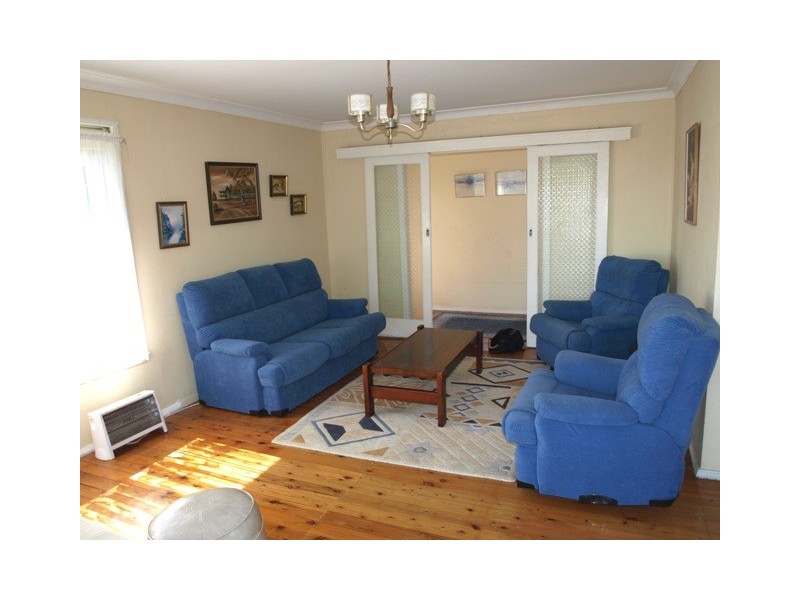 8 Flatrock Rd, Gymea Bay NSW 2227