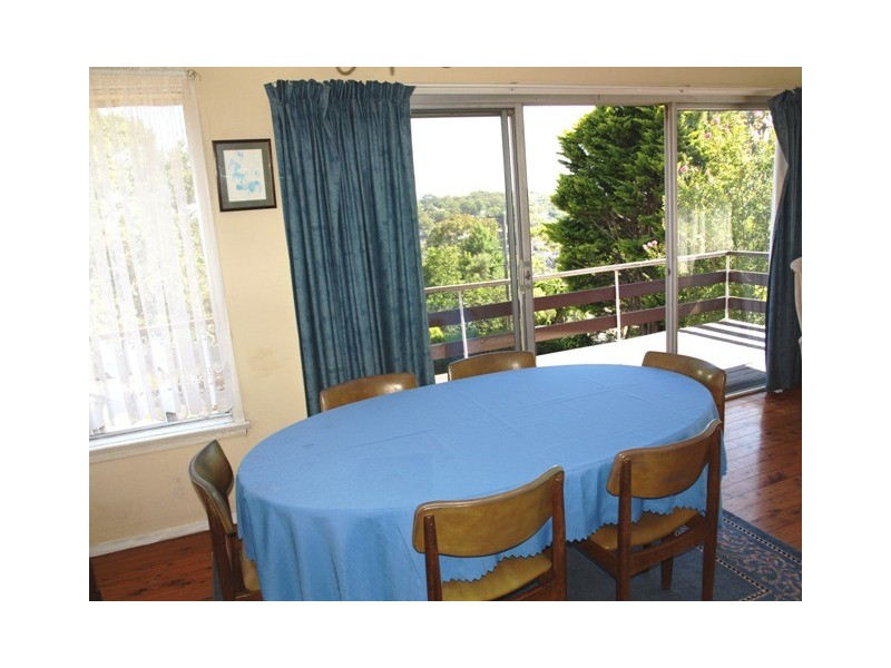 8 Flatrock Rd, Gymea Bay NSW 2227