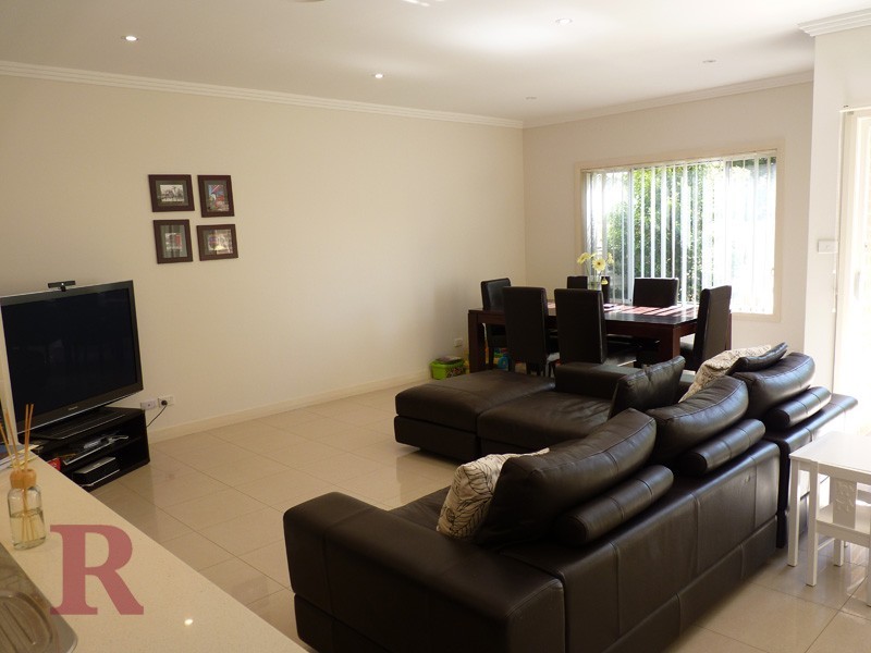 2/17 Jacaranda Road, Caringbah South NSW 2229