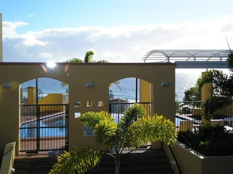 1 E41 Great Hall Drive, Nobby Beach QLD 4218