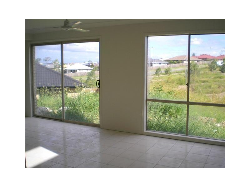 2/14 Tallon, Upper Coomera QLD 4209