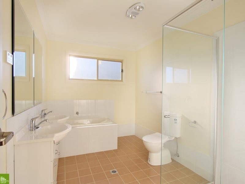 1/86 Pur Pur Avenue, Lake Illawarra NSW 2528