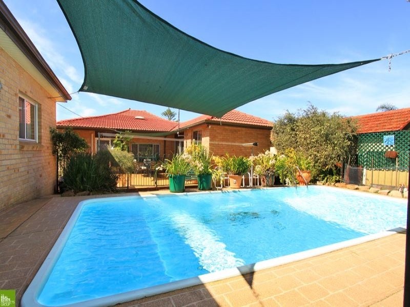 6 Chalmers Street, Balgownie NSW 2519