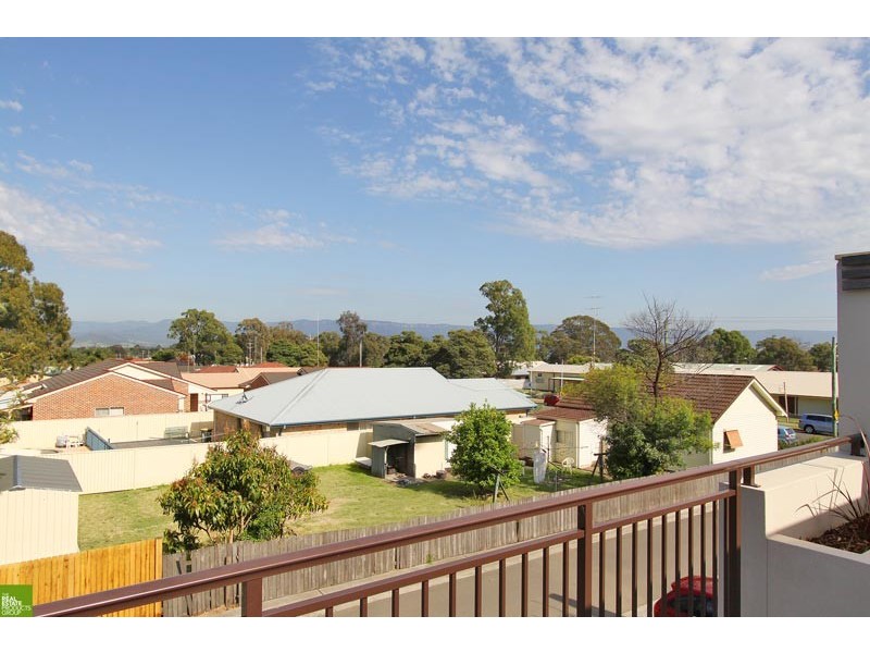 1/71 Central Avenue, Oak Flats NSW 2529