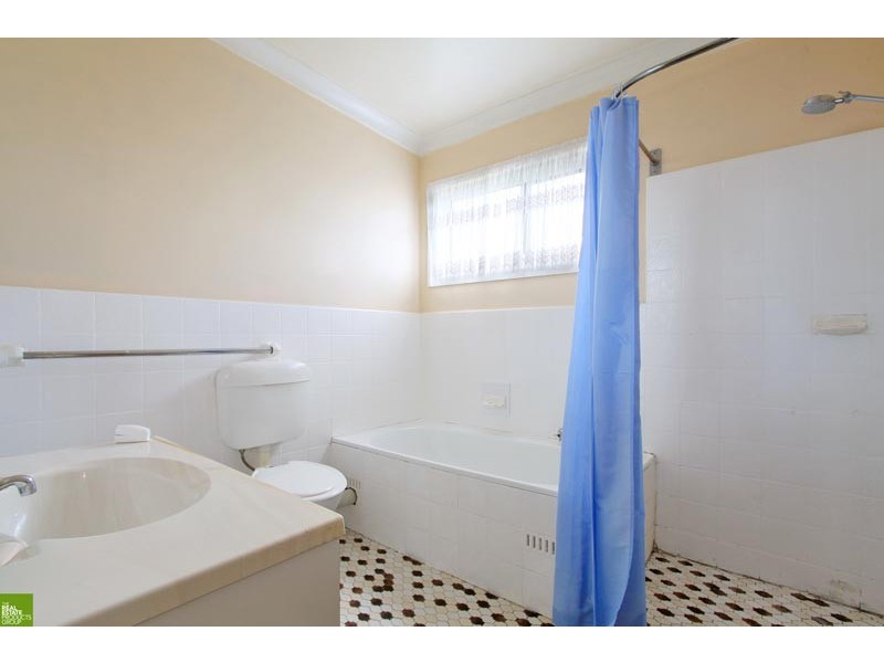 60 Edgeworth Avenue, Kanahooka NSW 2530