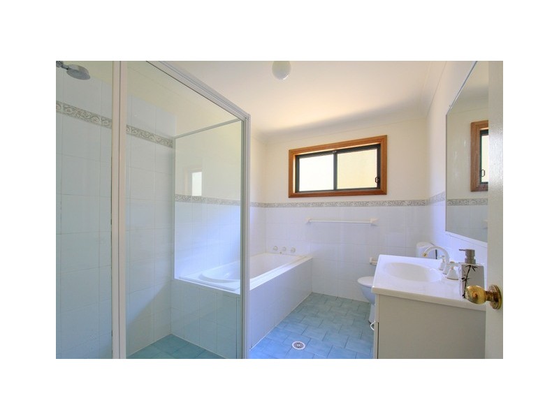 2/24 Baragoot Road, Flinders NSW 2529