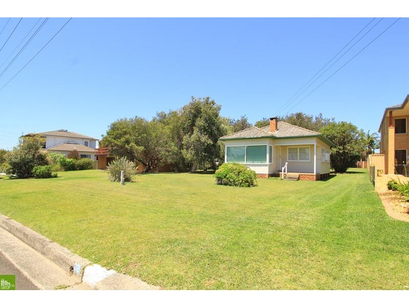 32 Headland Parade, Barrack Point NSW 2528